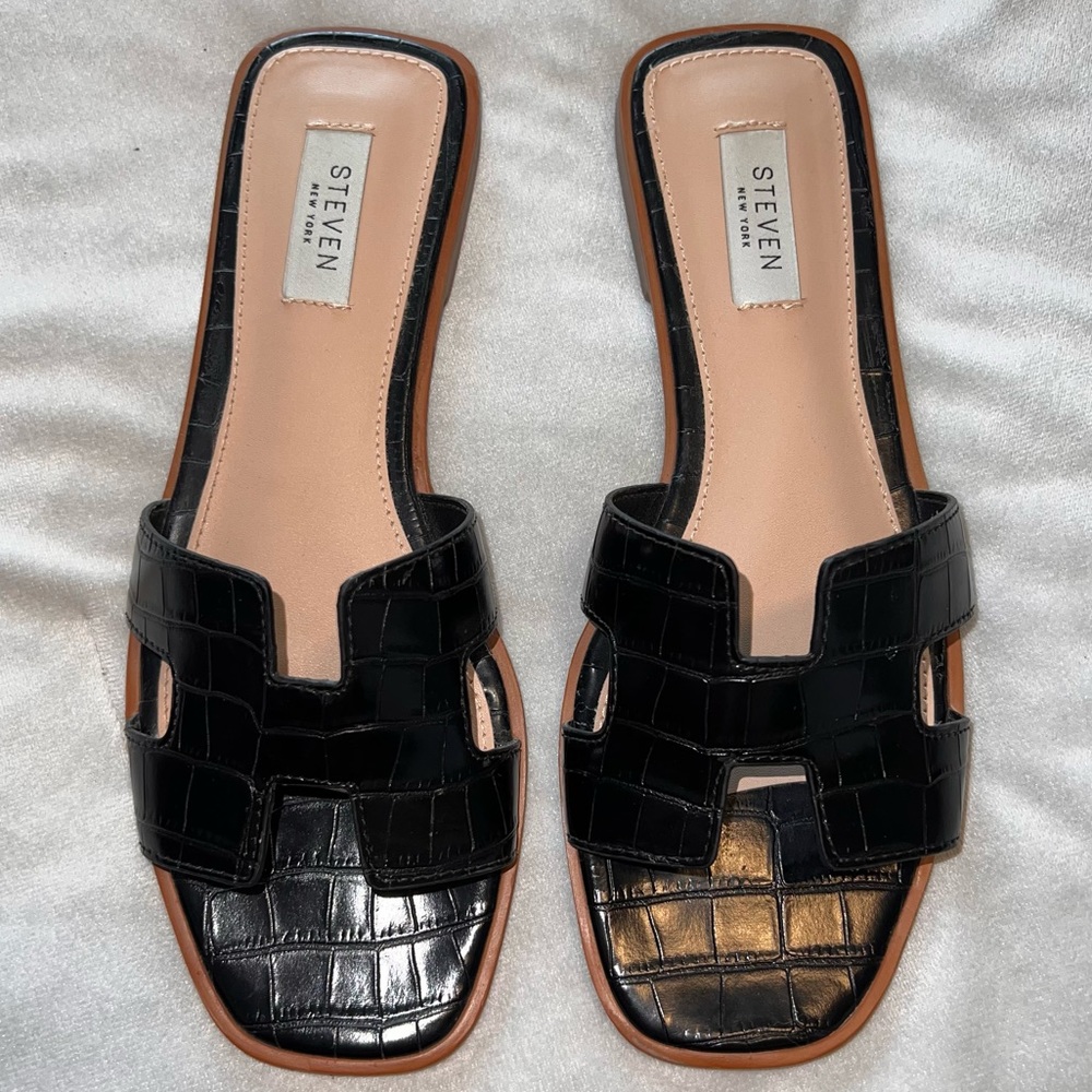 Steve Madden Hayden Sandal Black leather.